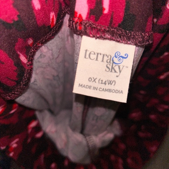 2 pairs of Terra & Sky Vibrant Patterned Capri Leggings - Picture 2 of 4